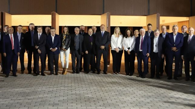 circulo rojo y jet set politico, parte de la religion en santa fe