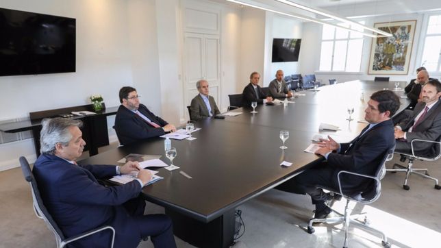 la industria farmaceutica prometio donar $14 millones para construir hospitales