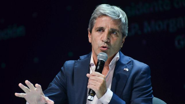 Toto Caputo para los aumentos de gas
