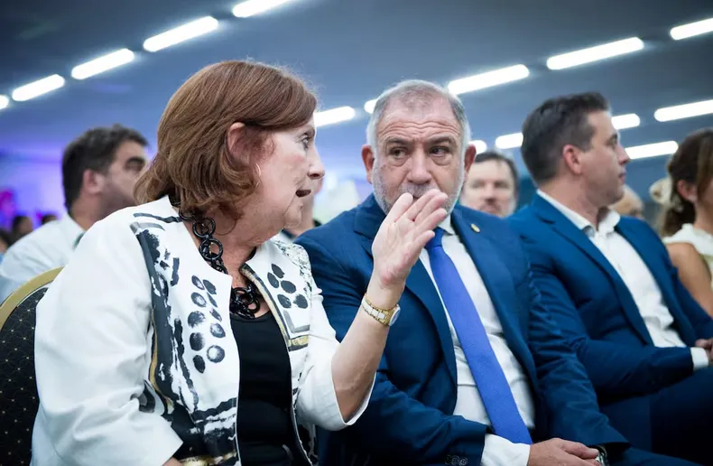 Alejandra Vigo y Luis Juez tienen diferencias profundas, pero sus espacios se acercan para quitar poder a Esteban Avil&eacute;s.