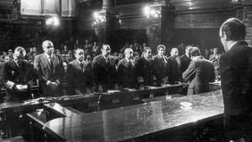 La lucha por la democracia continúa