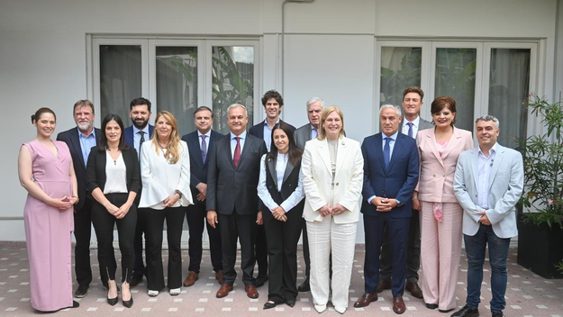 El flamante bloque de Provincias Unidas con Gisela Scaglia, la presidenta, en el centro. El flamante bloque de Provincias Unidas con Gisela Scaglia, la presidenta, en el centro.