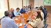 Rolando Figueroa arrancó la semana reuniendo al gabinete en Neuquén. Rolando Figueroa arrancó la semana reuniendo al gabinete en Neuquén.