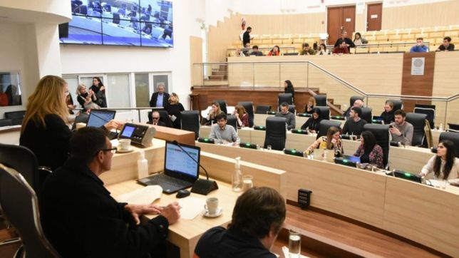 la torre de la discordia, besitos a pullaro y un pasaje a canada