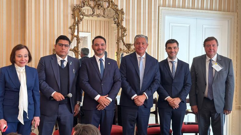 En modo canciller, los gobernadores dialoguistas empezaron su road show en Nueva York a la caza de inversiones
