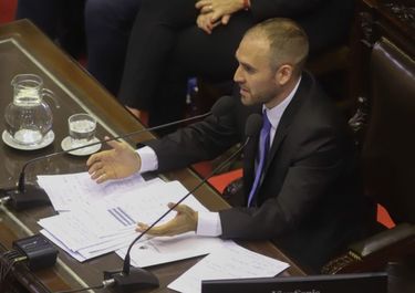 Guzmán cumple: llegaron al Congreso los tan reclamados detalles del acuerdo