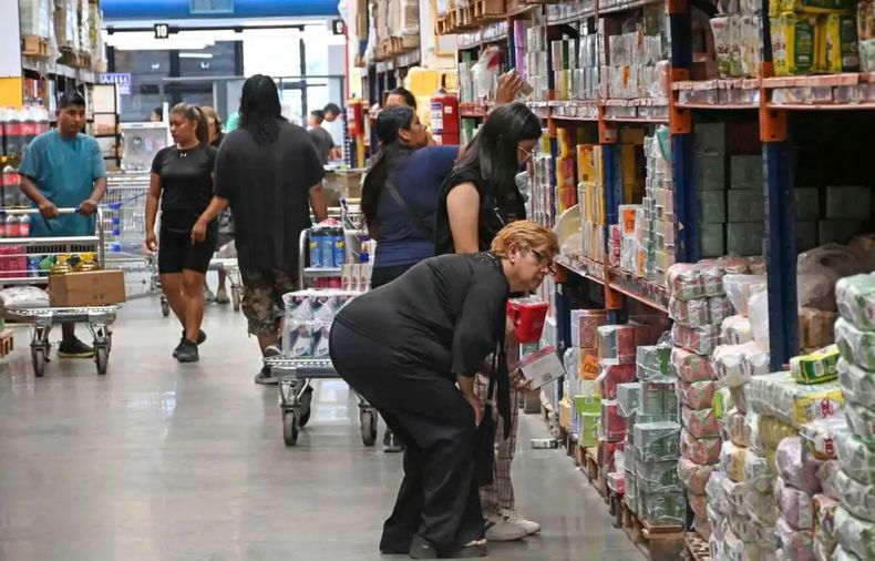 El aumento del dólar ya empieza a impactar en los precios
