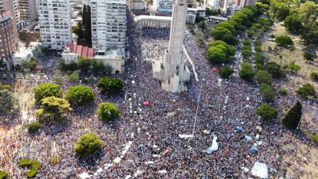 el plan de perotti y javkin para llevar a la scaloneta al monumento a la bandera