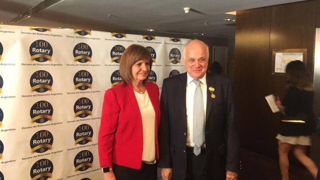 en modo campana, patricia bullrich atendio a la cgt, al congreso y a los k