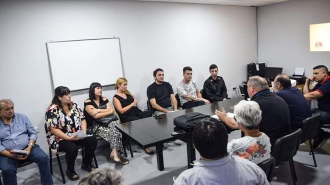 roca: el fdt le reclama a la provincia fondos para bomberos