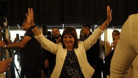 El plenario de Bullrich arrancó con un corte de luz y la bomba de CFK