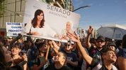 la democracia, bajo ataque: una marcha historica que no rompio el cerco
