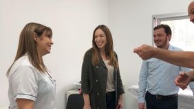 En medio de cuestionamientos gremiales, Vidal salió a bancar su gestión en salud