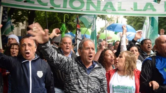 como antes de la inflacion recalibrada, les ofrecen 9% a los empleados bancarios