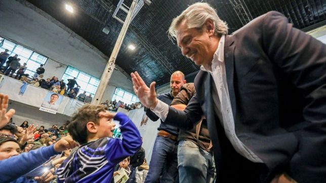 fernandez cierra en mar del plata replicando la foto de la unidad