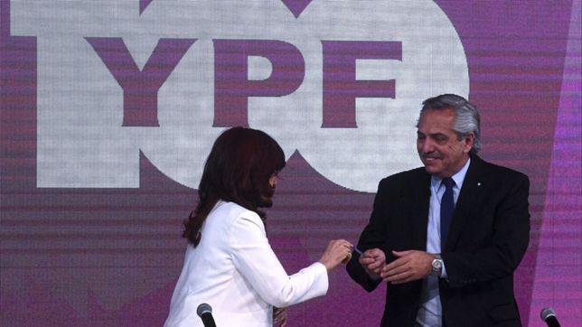 otro show de pimpinela: cfk reaparece en el calafate y fernandez responde en tucuman