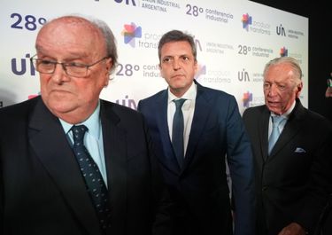 Enojado por las críticas, Massa recalcula con la UIA