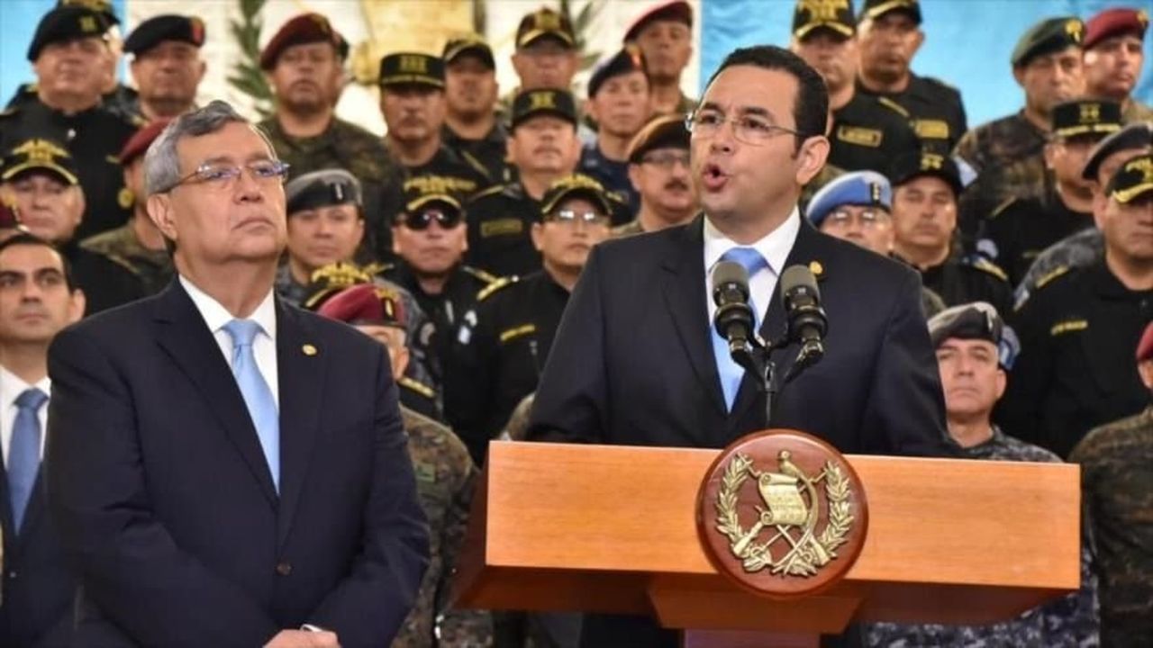 A lo Argentina, corrupción y aborto copan el debate en Guatemala