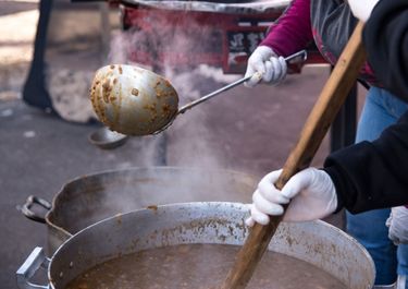 Intendentes de Buenos Aires advierten que no pueden afrontar el pago de sueldos de abril. Alimentos, entre las necesidades más urgentes