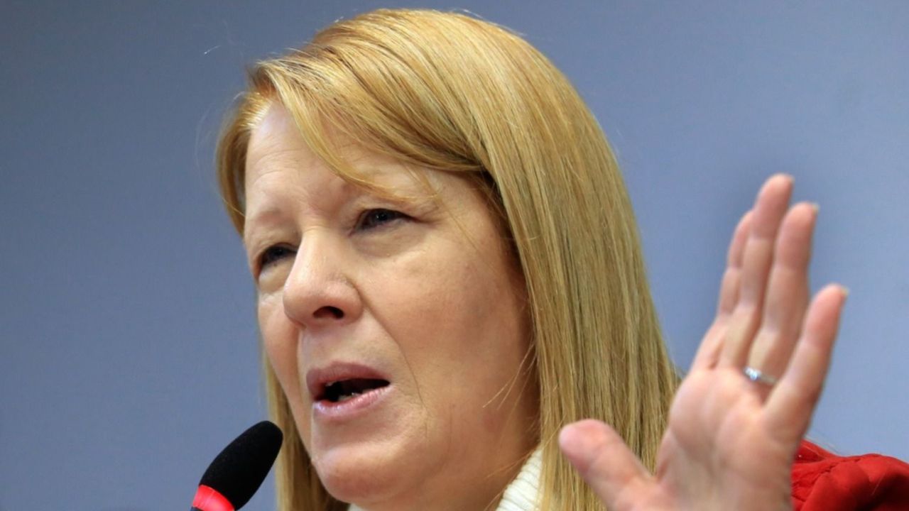 Stolbizer, celestina antigrieta para otra vuelta de mediocampismo