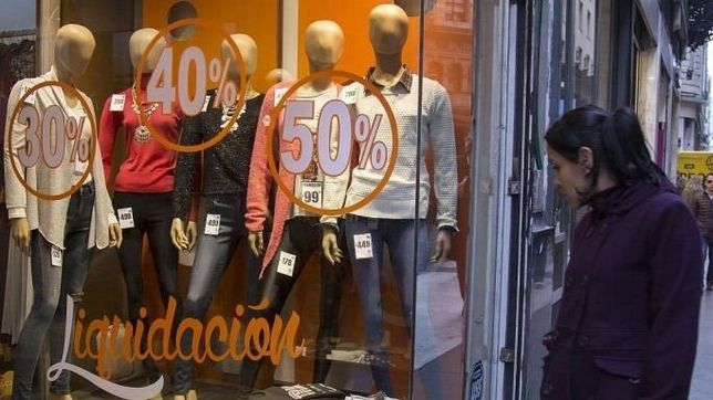 las ventas en comercios minoristas cayeron 10% en octubre