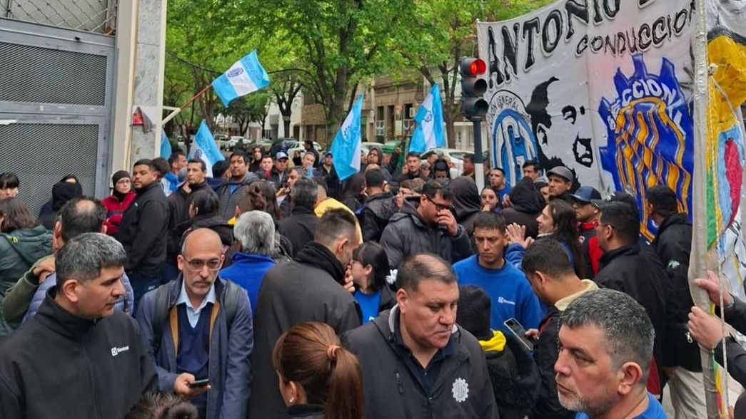 El gobierno de Santa Fe obliga a Electrolux a suspender los despidos por el cierre de su planta en Rosario