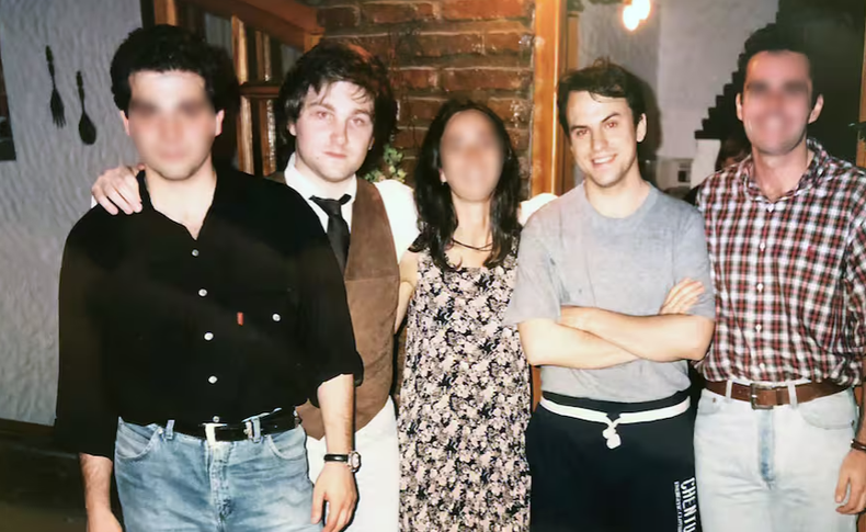 Javier Milei y Diego Valenzuela, en sus épocas de estudiantes.