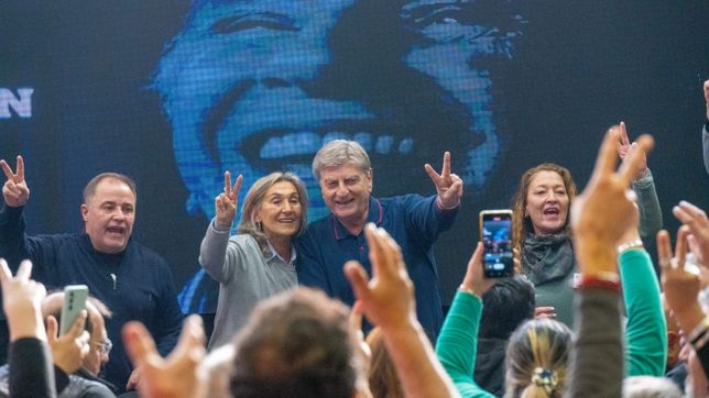 El gobernador de La Pampa Sergio Ziliotto, también presidente del PJ provincial, junto a la vicegobernadora Alicia Mayoral, el presidente del congreso Marcelo Pedehontaá y la sindicalista y diputada provincial Patricia George.