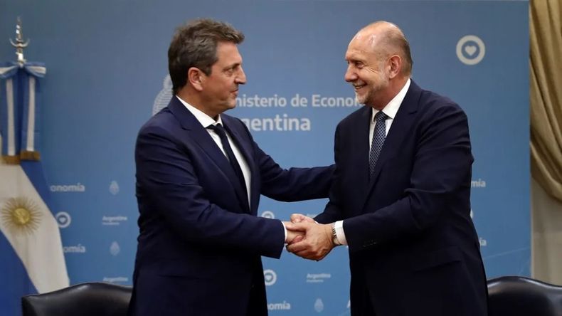 El ministro de Economía Sergio Massa y el gobernador Omar Perotti.