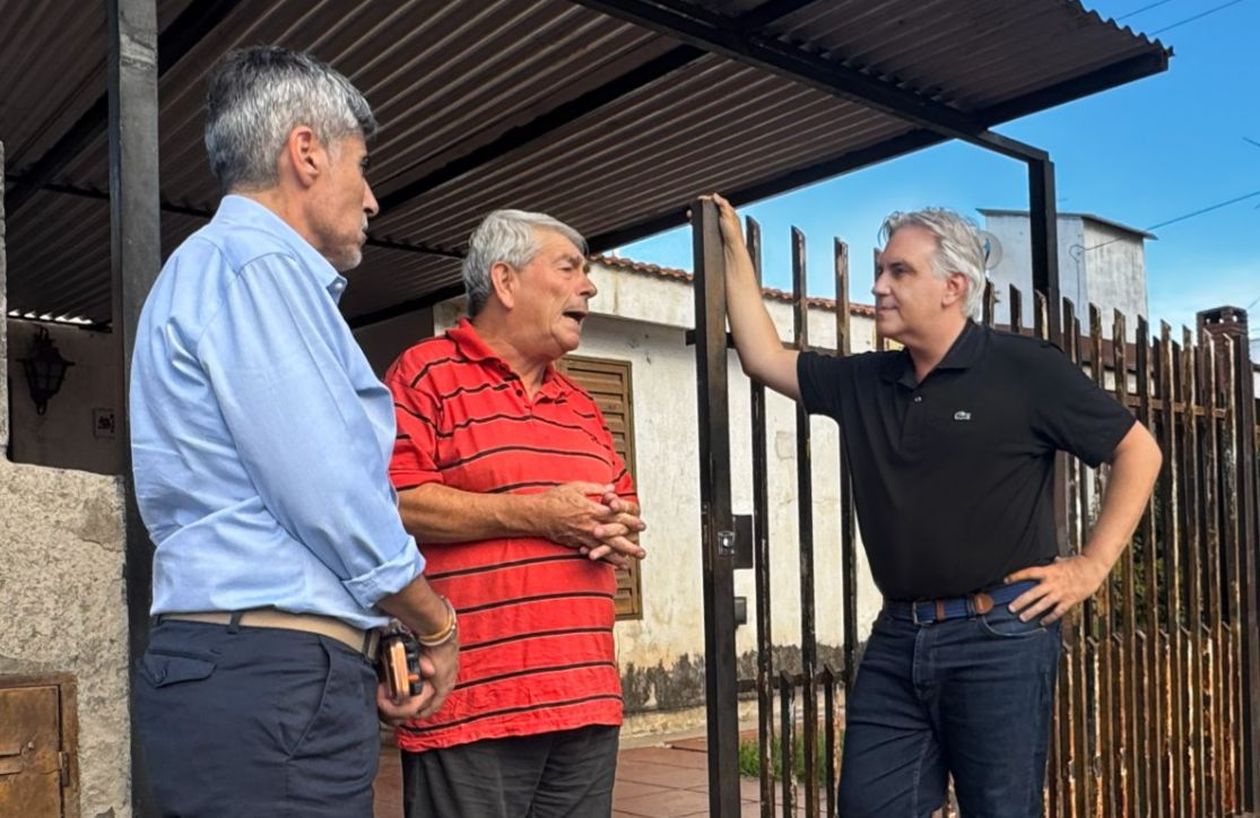 El ministro Juan Pablo Quinteros junto al gobernador Martín Llaryora
