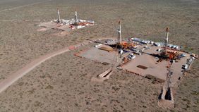 El golpe a Vaca Muerta, daño colateral de una guerra entre gigantes petroleros