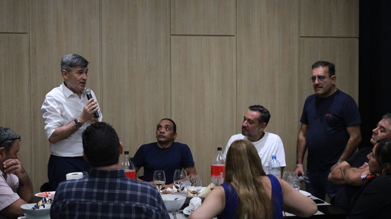 Daniel Passerini y Miguel Siciliano, con Sergio Fittipaldi y Ricardo Moreno.
