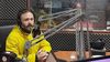 El intendente Francisco Azcué, en una de sus visitas a Radio Ciudadana. El referente de la UCR decidió intervenir la radio pública de la ciudad que gobierna.