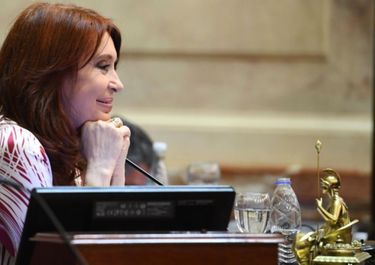 CFK terminó su segundo mini mandato al hilo con lapicera invicta
