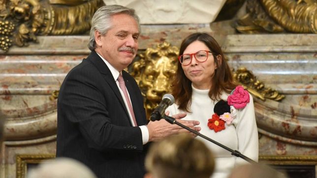 siga, siga: asuncion expres de batakis, sin discursos ni invitacion a guzman