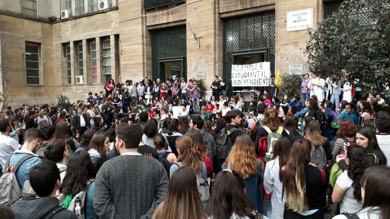 Más de 300.000 estudiantes van a las urnas para definir representantes en sus 13 facultades.&nbsp;