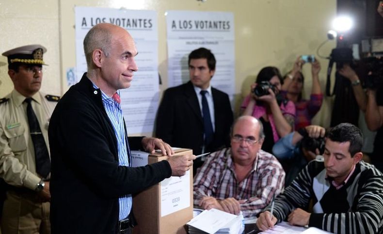 R Larreta.jpg - larreta votando