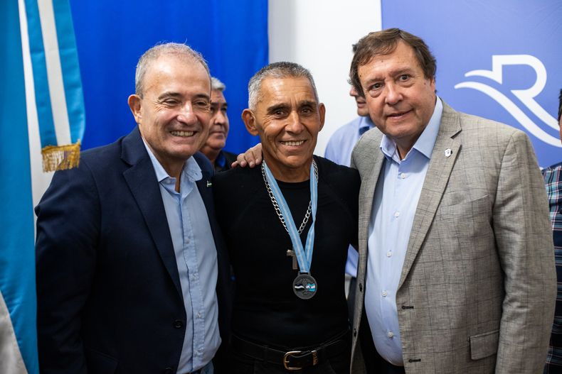 Alberto Weretilneck y Pedro Pesatti, en reconocimiento a soldados continentales de Río Negro.