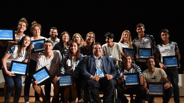 el gobierno intentaba salvar el bono, amenazado por rebelion empresaria el gobierno intentaba salvar el bono, amenazado por rebelion empresaria