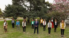 La deconstrucción de la mesa roja del Presidente