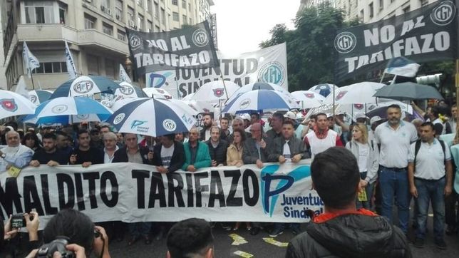 con criticas a aranguren, la cgt marcho contra el tarifazo