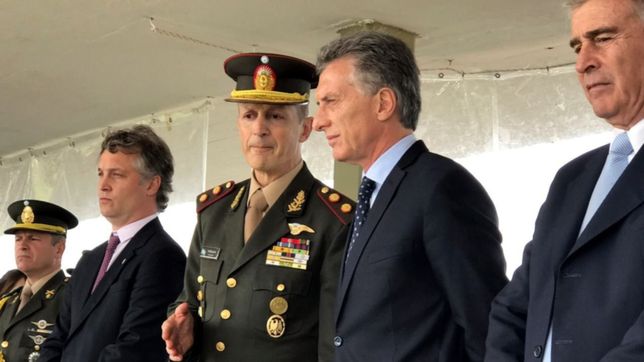macri lo hizo oficial: pidio a las ff.aa. apoyo logistico en seguridad