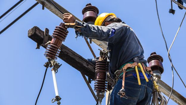 Cooperativas eléctricas de Buenos Aires alertan por deudas con Cammesa y riesgo para inversiones