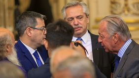 Fernández recibe a la conducción de la UIA por la renta inesperada