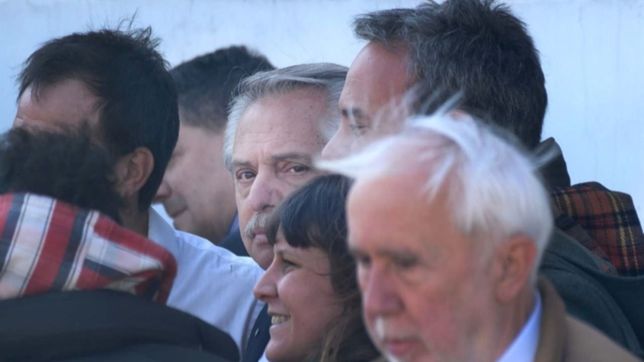 gestion fernandez: el presidente retomo la gira, pero a puertas cerradas