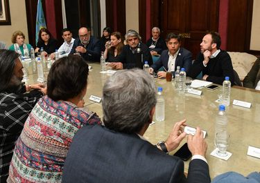 Axel Kicillof con gremios estatales.&nbsp;