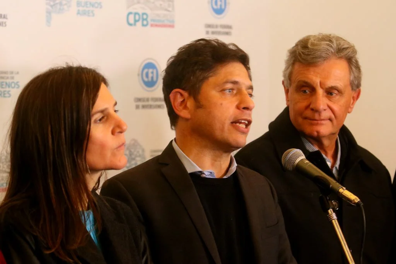 Axel Kicillof, Fernanda Raverta y Gustavo Pulti.