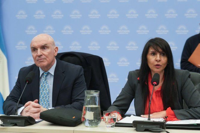 Jos Luis Espert y Lorena Villaverde de LLA el bloque de Javier Milei 