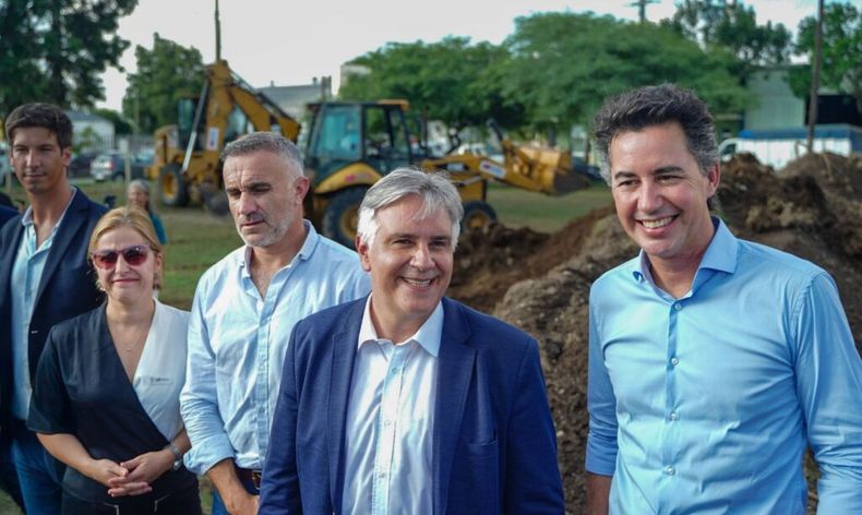 Martín Llaryora y Manuel Calvo en una de sus últimas visitas a Las Varillas, ciudad ubicada al este de Córdoba