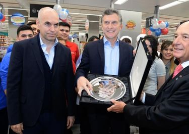 El Gobierno niega los precios congelados que ya les comunicó a Coto y Carrefour